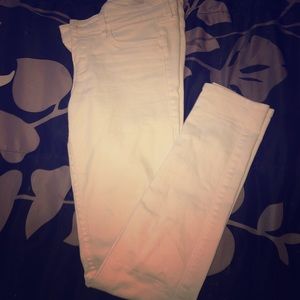 White skinny jeans